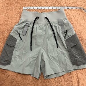 Lulu Lemon WovenAir High-Rise Hiking Short 4"
